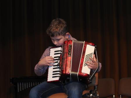Letni nastop učencev Glasbene šole Slavka Osterca Ljutomer, dislociranega oddelka Razkrižje, 17.5.2016 10
